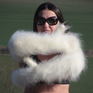 Moufles longues FUZZY en mohair IVOIRE, épaisses, chaudes, faites main, douces, ski confortables, gants moelleux image 5