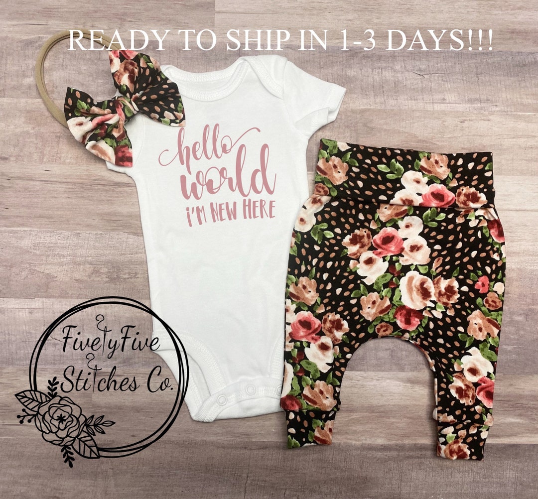 Baby Girl Coming Home Outfit Hello World Im New Here Going Home Outfit ...