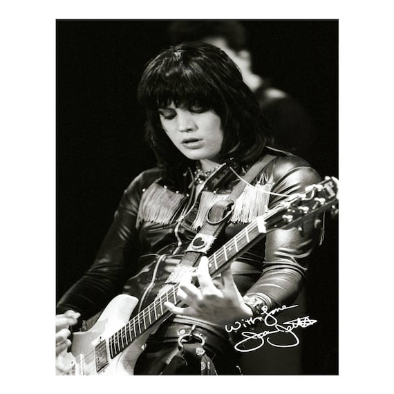 Joan Jett pre signed photo print poster - 12x8 inches (30cm x 20cm) - Superb quality