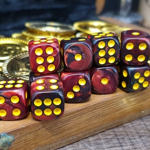 Chessex D6 Gemini 16mm D6 Purple-Red/gold Dice Block (12 Dice