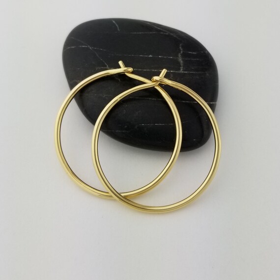 18k Gold Hoop 20 Gauge Solid Gold Hoops Hammered Gold Earrings Round Hoops Thin 18k Solid Gold Hoop Earrings