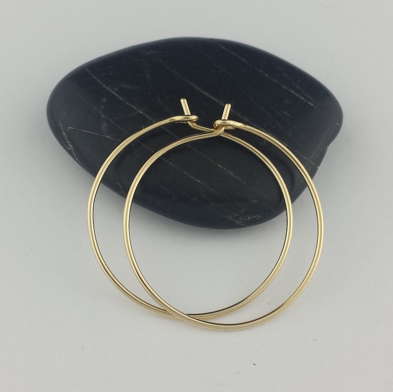 18k Gold Hoop 20 Gauge Solid Gold Hoops Hammered Gold Earrings Round Hoops Thin 18k Solid Gold Hoop Earrings