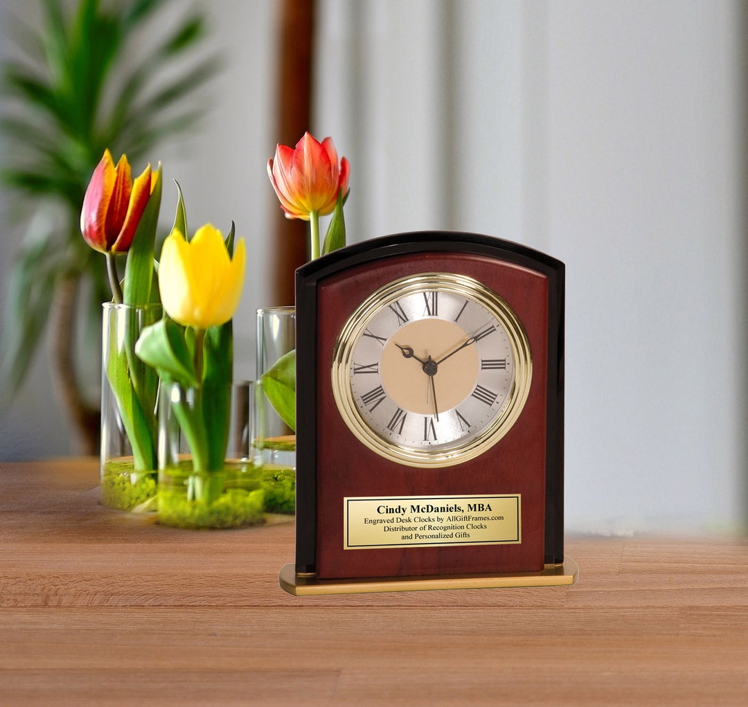 Horloge De Bureau Chass En Forme De Cale, Finition Acajou, à Piles, Neuve