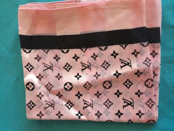 Luis Vuitton Scarf (NEW)