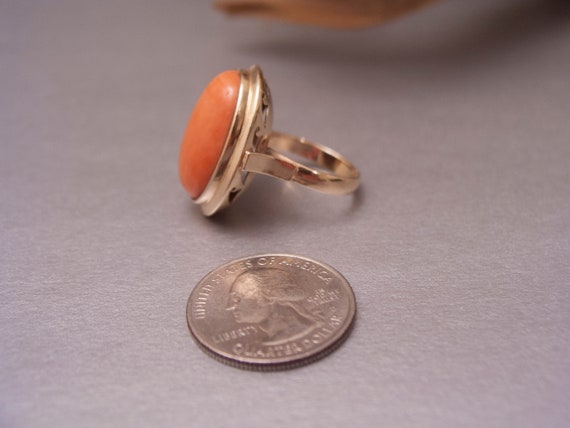 14K Gold Ring with Orange Coral Cabachon - image 9