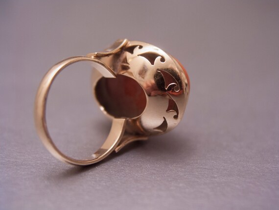 14K Gold Ring with Orange Coral Cabachon - image 6