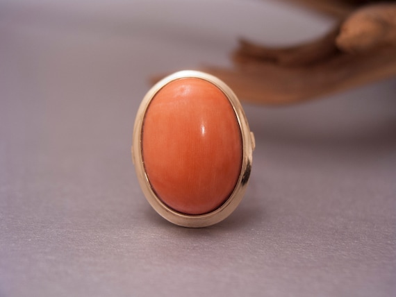 14K Gold Ring with Orange Coral Cabachon - image 1
