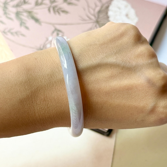 ラベンダーグリーン翡翠バングル：Aグレード天然石（55.1mm） - Etsy 日本