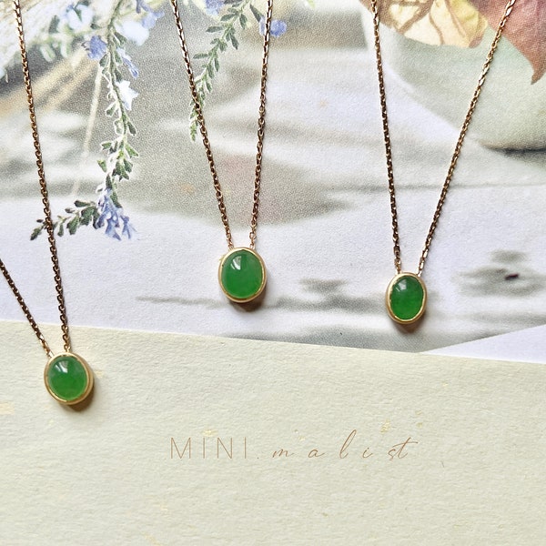 Nuova collezione: collezione MINImalista con i nostri delicati ciondoli in giadeite verde da indossare ogni giorno. Il regalo perfetto è arrivato a una persona speciale.