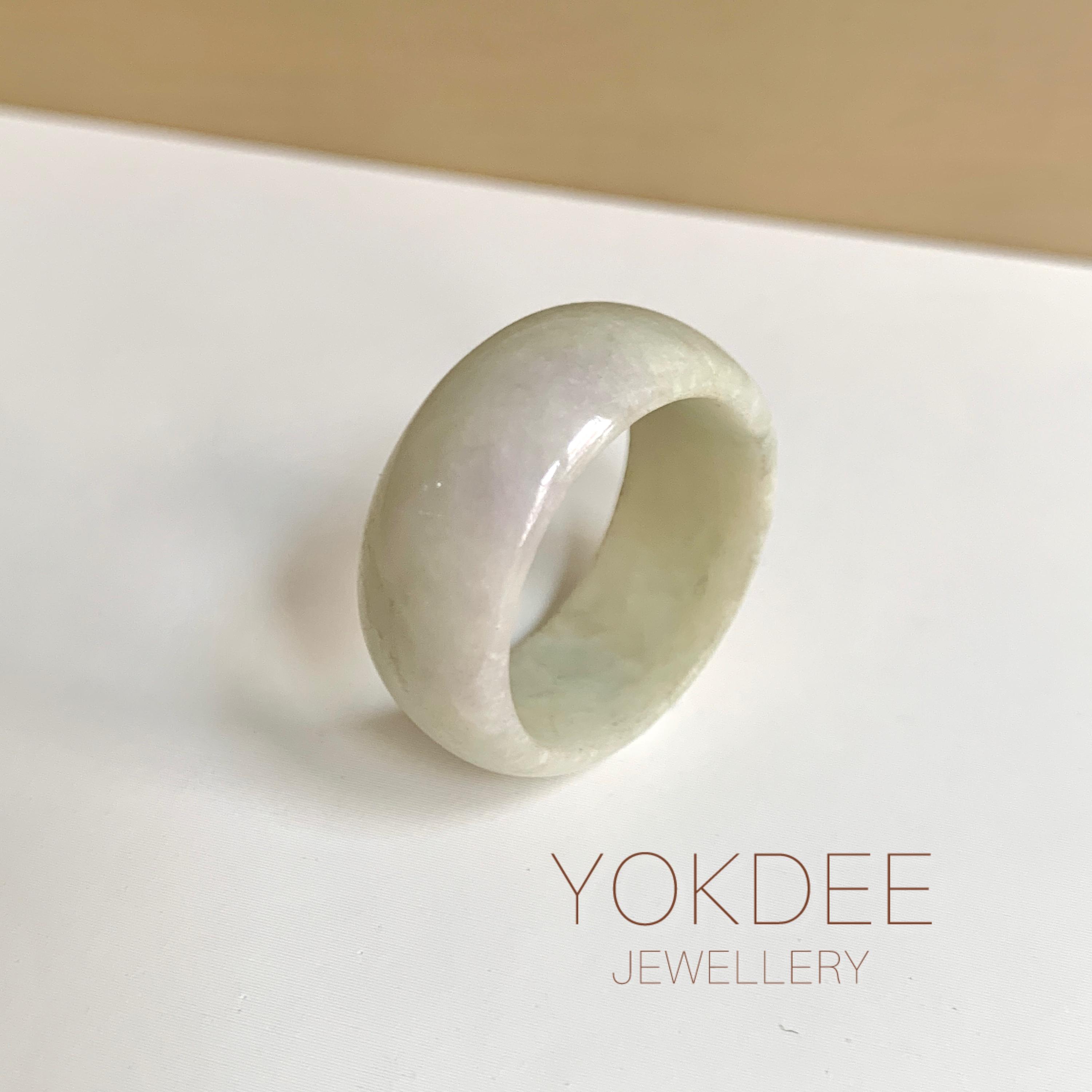 A CHINESE JADE ARCHER'S RING, 20TH CENTURY