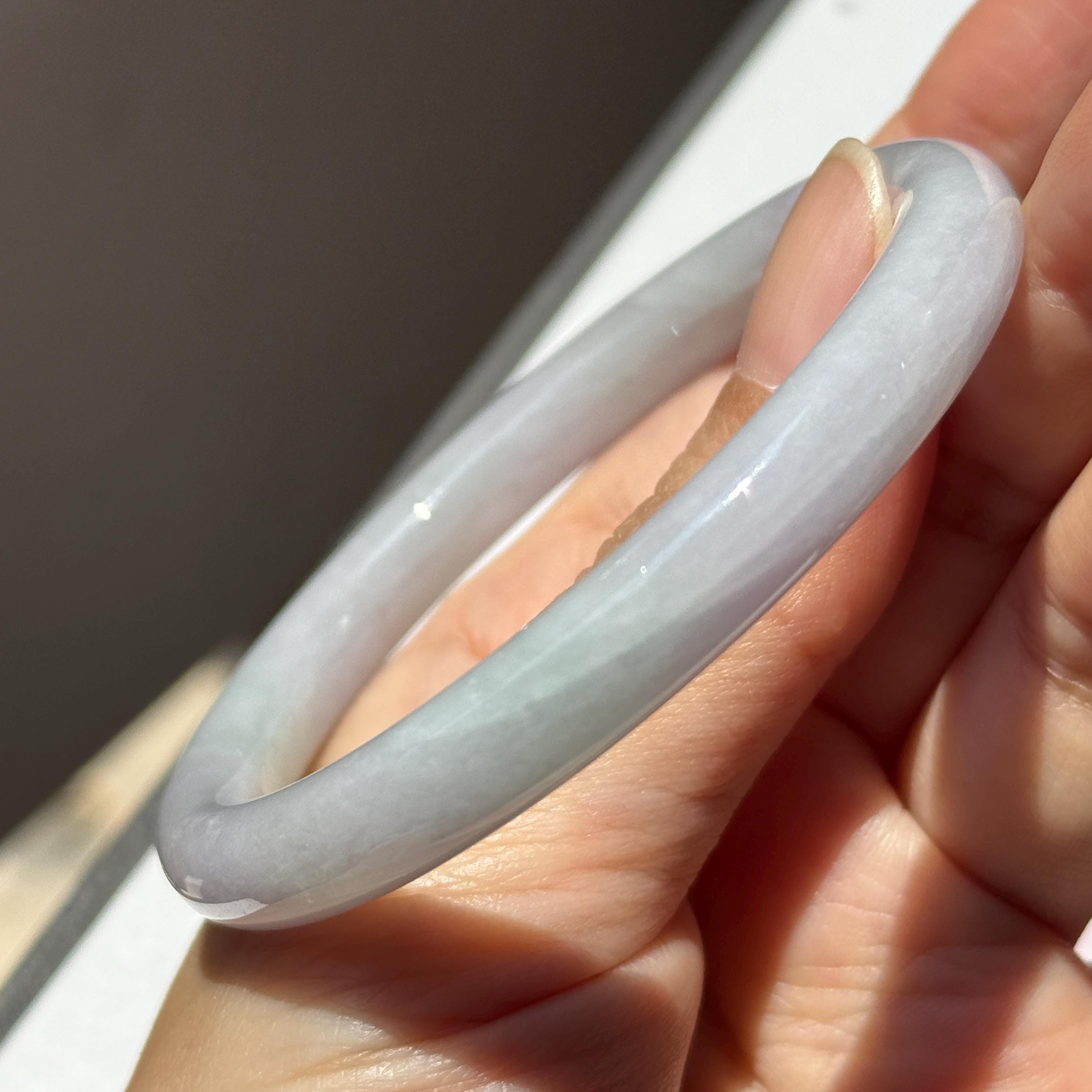 ラベンダーグリーン翡翠バングル：Aグレード天然石（55.1mm） - Etsy 日本