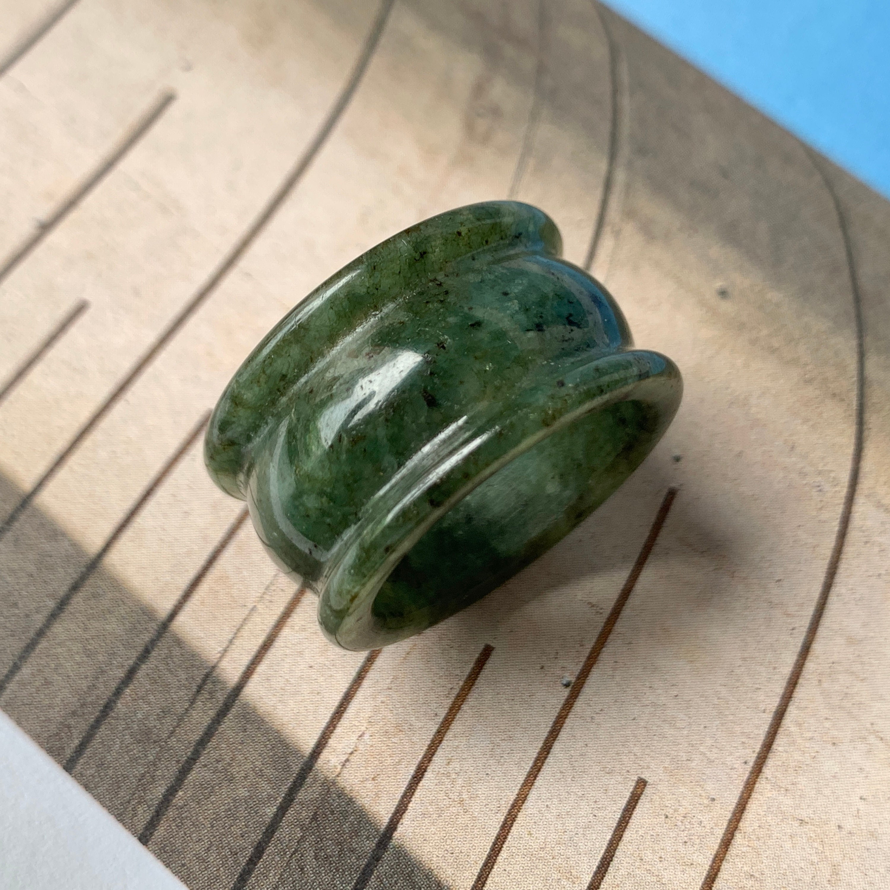 新品 台湾翡翠 太リング】濃い緑 グリーン 現地購入品 希少色 22〜23号