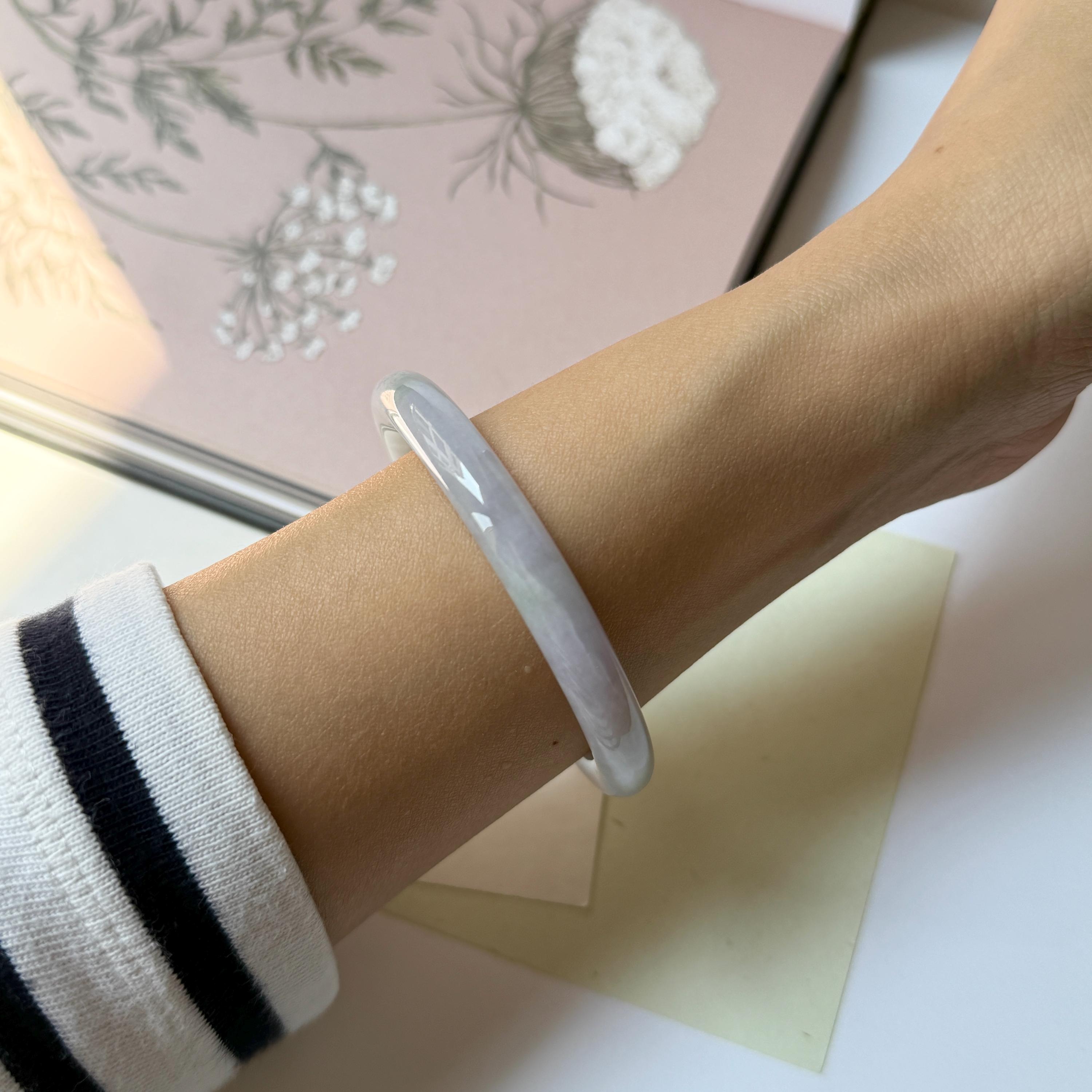 ラベンダーグリーン翡翠バングル：Aグレード天然石（55.1mm） - Etsy 日本