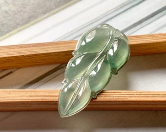 Icy A-Grade Natural Green Jadeite Leaf Pendant No.171448