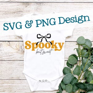 不気味だけど甘い、SVG PNG、コケットリボン、秋のベビーギフト、ハロウィンガールズシャツ、かわいい秋の服装、ガーリーなハロウィン好きへのギフト、シャツデザイン