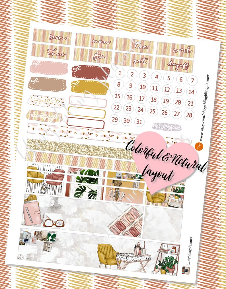 Op de afbeelding: Een set bedrukbare planner stickers met een neutraal kleurenpalet. De stickers bevatten een verscheidenheid aan ontwerpen, waaronder dagen van de week, nummers en een bloemenpatroon. De stickers zijn perfect om een ​​persoonlijke touch aan je planner toe te voegen.