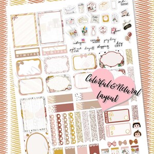Op de afbeelding: Een set bedrukbare planner stickers met verschillende ontwerpen in roze, goud en bruin. De stickers bevatten tekst zoals "me time", "work", "lazy day", "payday", "day off" en "shopping". De stickers bevatten ook afbeeldingen van een badkuip, een koffiekopje, een cadeaudoos, een ballon en een strik. De tekst "Colorful & Neutral Layout" is ook in de afbeelding opgenomen.