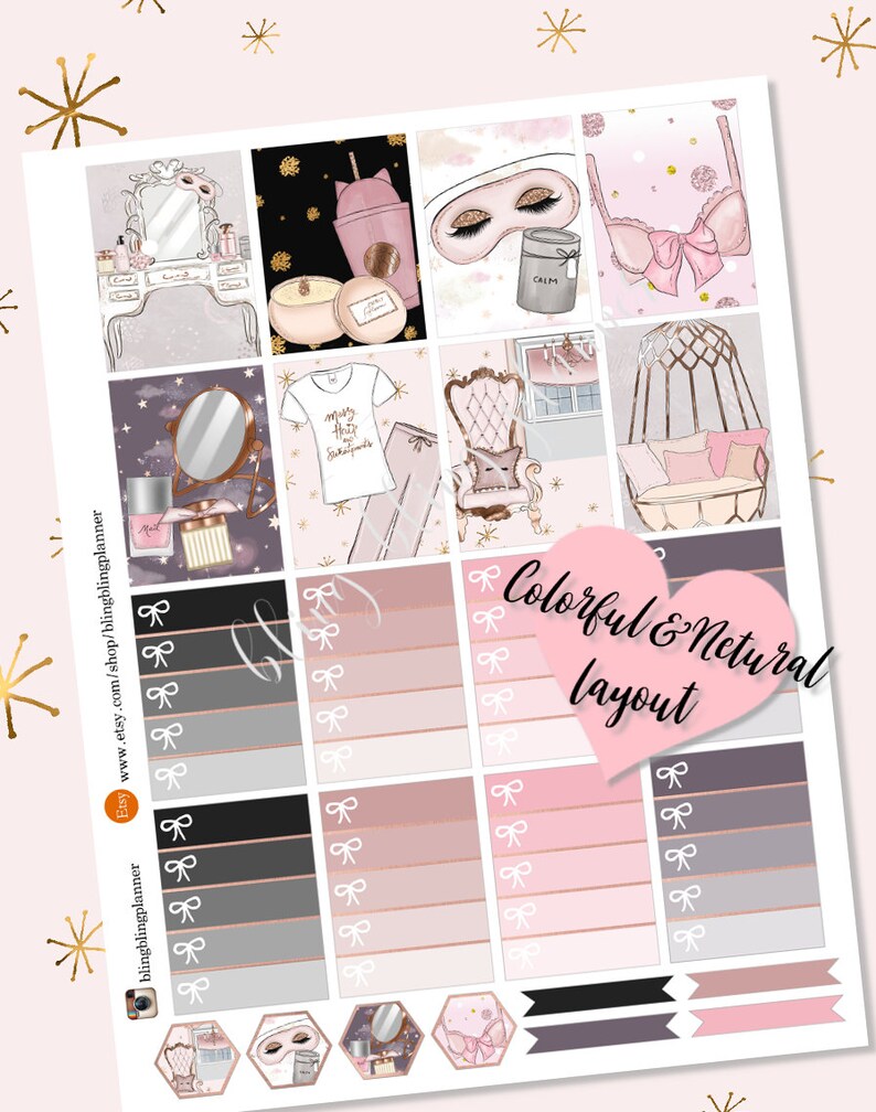 Pu&ograve; includere: Un set di adesivi per planner stampabili con uno schema di colori rosa, grigio e nero. Gli adesivi presentano illustrazioni di un mobiletto da toeletta, una maschera per dormire, un reggiseno, una sedia, un letto e uno specchio. Gli adesivi includono anche una variet&agrave; di fiocchi e il testo "Colorful & Netural layout".