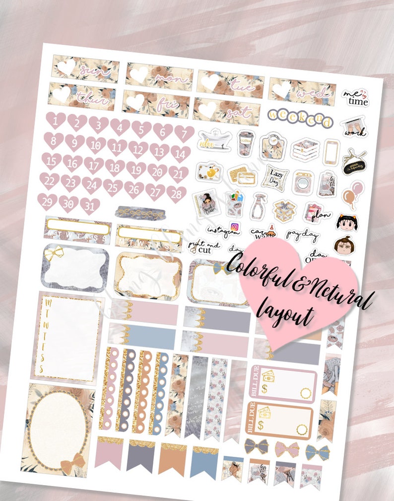 Puede incluir: Un conjunto de pegatinas imprimibles para planificadores con un tema floral. Las pegatinas presentan una variedad de dise&ntilde;os, que incluyen corazones, flores y texto. El texto incluye los d&iacute;as de la semana, n&uacute;meros y frases como "me time" y "fin de semana".