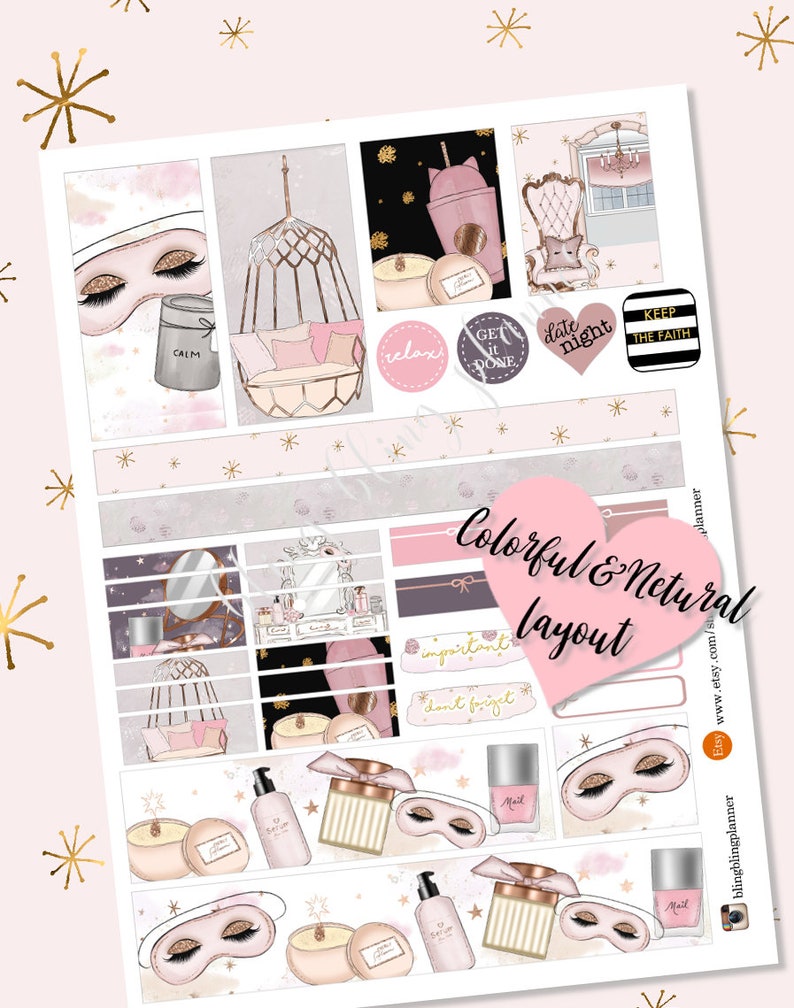 Pu&ograve; includere: Un set di adesivi per planner stampabili con uno schema di colori rosa e oro. Gli adesivi presentano illustrazioni di candele, maschere per gli occhi e altri articoli rilassanti. Il testo sugli adesivi include "relax", "get it done", "date night", "keep the faith", "important", e "don't forget".