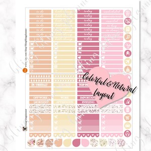 Puede incluir: Un conjunto de pegatinas de planificador coloridas con un esquema de color rosa, melocot&oacute;n y amarillo. Las pegatinas presentan varios iconos, incluidos corazones, estrellas y lazos. Las pegatinas tambi&eacute;n incluyen texto como "que hacer", "peque&ntilde;as cosas", "hoy", "programado", "cita", "cancelado", "comprar", "aclarar", "importante", "2&euro; Martes", "Mi tiempo", "Prioridad m&aacute;xima", "Fuera del trabajo", "Ma&ntilde;ana", "Trabajo", "Tarde", "Importante", "Noche", y "Dise&ntilde;o colorido y natural".