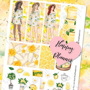 Puede incluir: Un conjunto de pegatinas imprimibles para planificadores con tem&aacute;tica de lim&oacute;n. Las pegatinas incluyen ilustraciones de mujeres con vestidos de estampado de lim&oacute;n, limones, limonada y un pastel de lim&oacute;n. El texto "Happy Planner" est&aacute; incluido en la imagen.