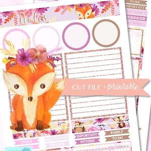 Può includere: Adesivi per planner stampabili con una volpe carina con una corona di fiori. Gli adesivi sono su uno sfondo rosa e bianco con accenti di glitter dorati. Gli adesivi includono sezioni per obiettivi, brainstorming, finanze, importante, fitness, famiglia e da fare. Gli adesivi includono anche una griglia di calendario con i numeri da 1 a 31.