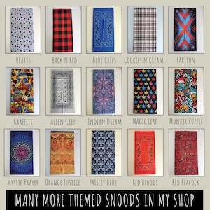 Puede incluir: Una colección de 15 diferentes pañuelos para el cuello o mascarillas faciales con patrones. Los patrones incluyen corazones, cuadros, paisley y más. El texto "MANY MORE THEMED SNOODS IN MY SHOP" está en la parte inferior de la imagen.