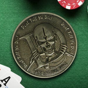Skelly - (Personnalisation en option) Edition Limitée - Bouton Poker Dealer, Poker Card Guard