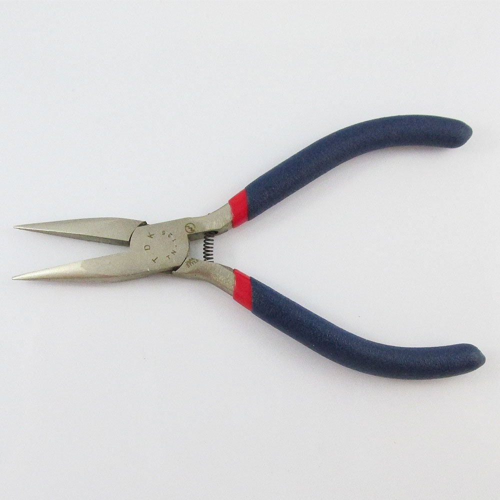 Jewelry Needle Nose Pliers, 150mm Long Chain Nose Pliers, Metal With Rubber  Handles, Basic Tool for Crafts & Jewelry Making, Silver and Red 