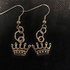 I'm The Queen Earrings. Princess Earrings. Crown Design Earrings. Queen Earrings