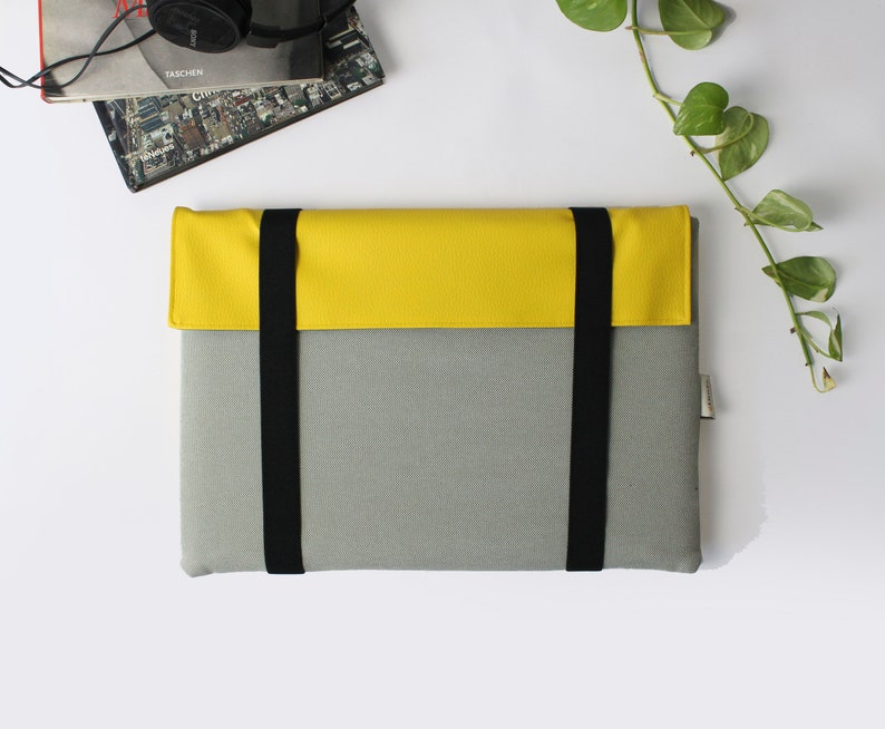 padded macbook pro case