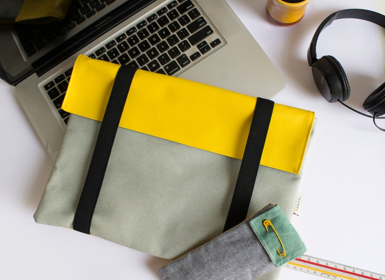 padded macbook pro case