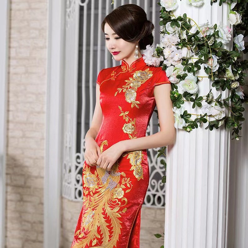 Red Tea Ceremony Cheongsam Phoenix Pattern Embroidery Traditional Chinese Wedding Qipao image 5