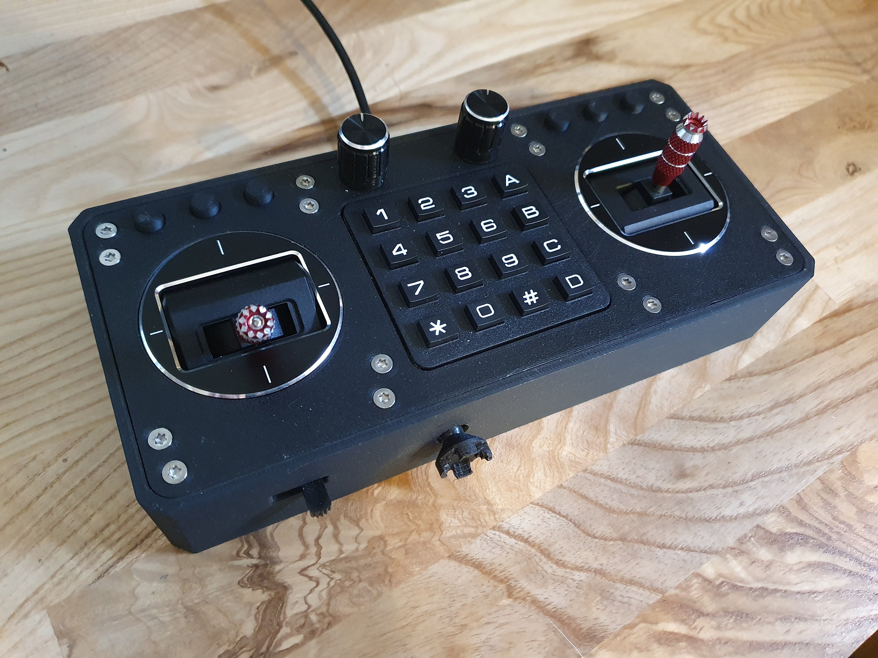Honeycomb Aeronautical Alpha Flight Controls Simulation Yoke + Switch Panel  w/ Gaming Chair + Mouse Pad