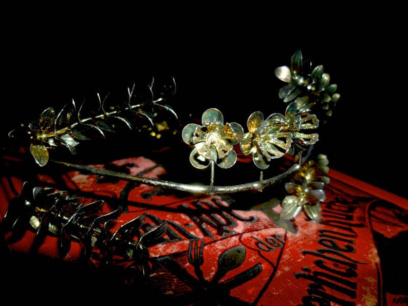 Elegant Vintage German Myrtle Wedding Crown with Partner Brooch~50th Wedding Anniversary Crown~Bridal Crown~ Elegant Golden Myrtle Crown