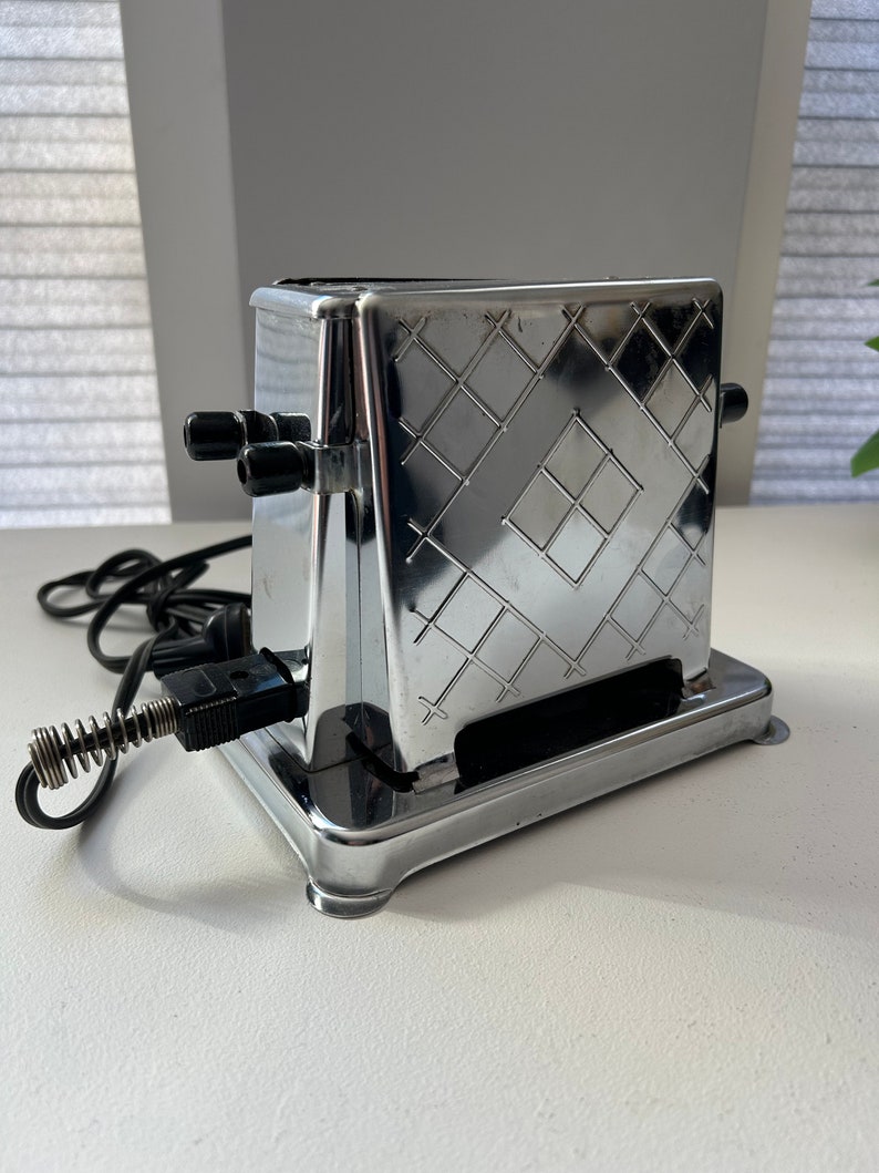 Vintage Toastess Toaster 19401950s Retro Turnover Toaster Etsy
