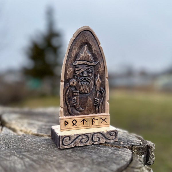 Odin statue wooden Wotan norse pagan god