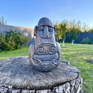 Hand Carved Wooden Maori Tiki Statue: Polynesian Tribal Decor
