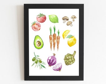 Puede incluir: Pintura acuarela de varias verduras y frutas, incluyendo tomates, limones, zanahorias, aguacate, cebolla, alcachofa, aceitunas y champiñones. La obra de arte está enmarcada en un marco negro.