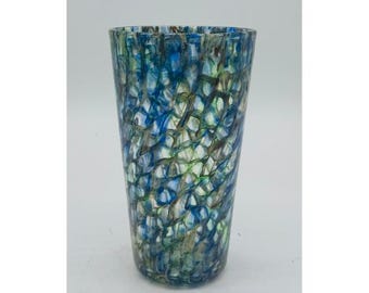 Copo de cerveja de vidro soprado à mão: Escamas verdes, azuis e marrons