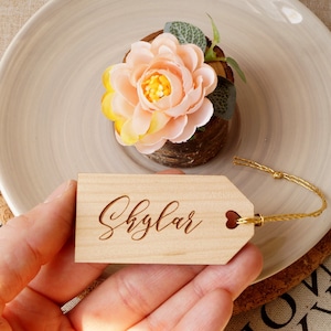 Cartes de place - Étiquettes de lieu de mariage - Étiquettes nominatives en bois personnalisées - Réglages de table gravés au laser en bois - Étiquettes de disposition des sièges de mariage