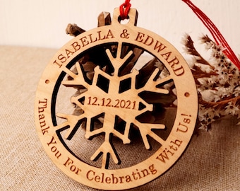 Wedding favors, winter wedding favors, wedding favor ornaments, snowflake weding favors, personalized wedding favor ornaments, 10 pc