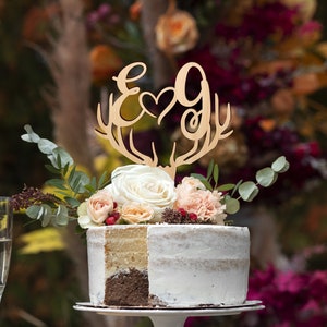 Cake topper for wedding, Personalized deer antlers wedding cake topper with initial letters and a heart, Rustic wooden cake topper
