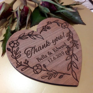 Wedding favor magnet - Wooden Thank you magnet - Personalized wedding favors - Favors for guests - Wooden heart magnets