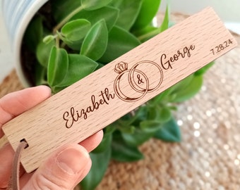 Wedding favors bookmarks - personalized wooden bookmarks - gifts for guests - party favors - custom bookmarks - rustic wedding favors