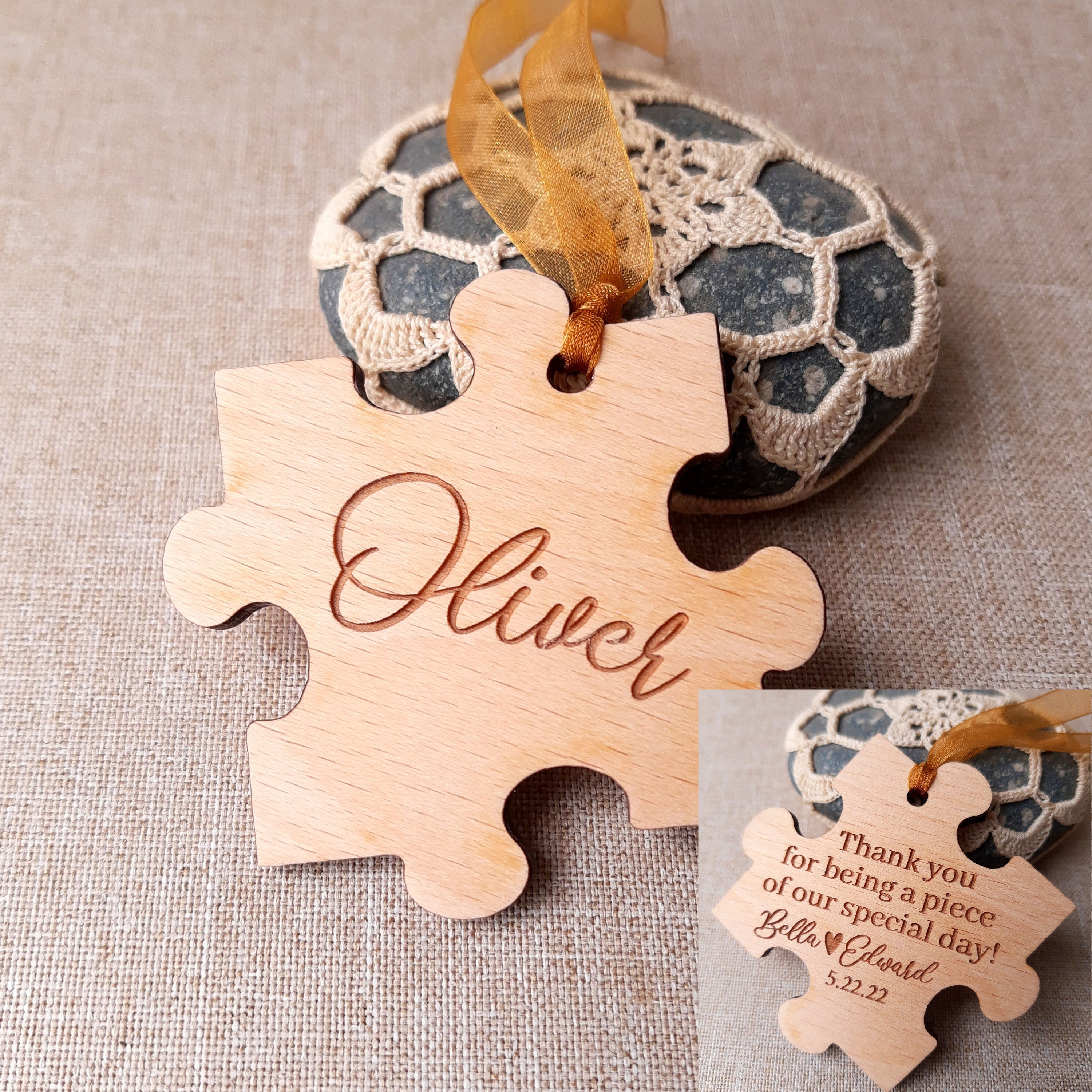 Wedding favors - Personalized puzzle ornament that doubles up as place card - Wedding name place tags - Wooden puzzle piece tags