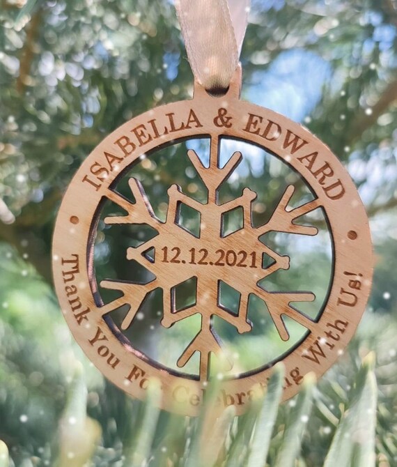 Personalized snowflake ornament wedding favors deals