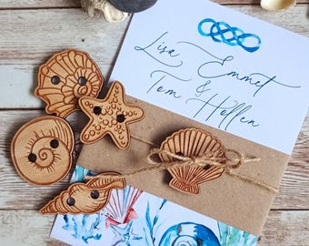 Houten tags buikband voor uitnodigingen - schelptags bedels voor strandhuwelijksuitnodigingen - navelknopen schelp - set van 10 stuks
