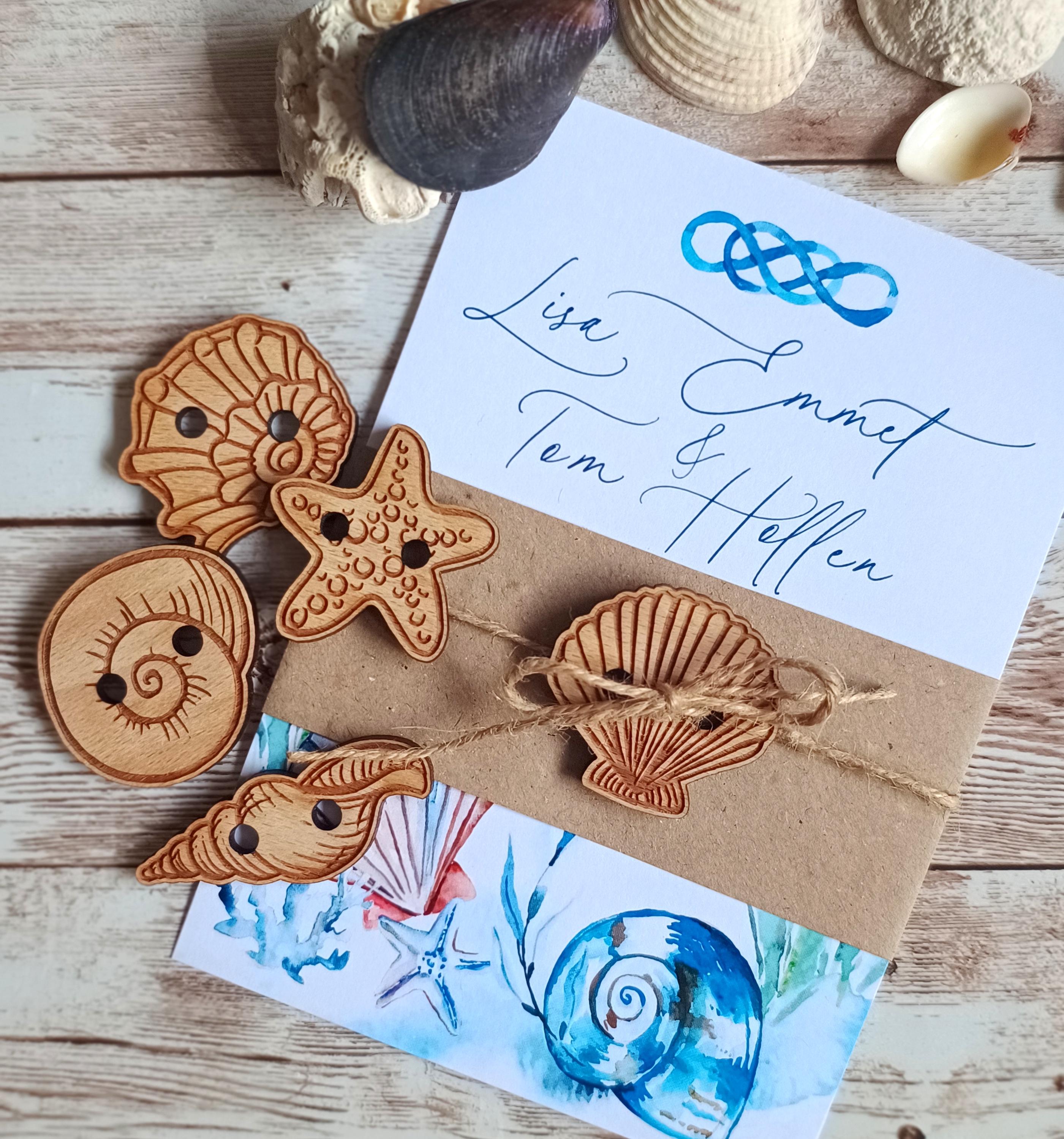 Belly band wooden tags for invitations